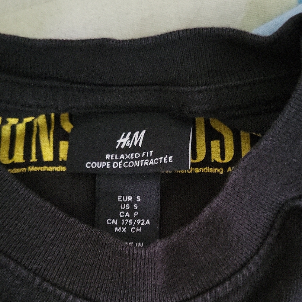 H&M Black Guns N' Roses Long Sleeve Tee - Picture 3 of 3